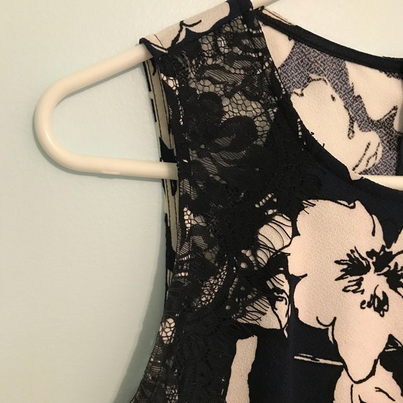 Cute floral dress - Picture 3 of 5